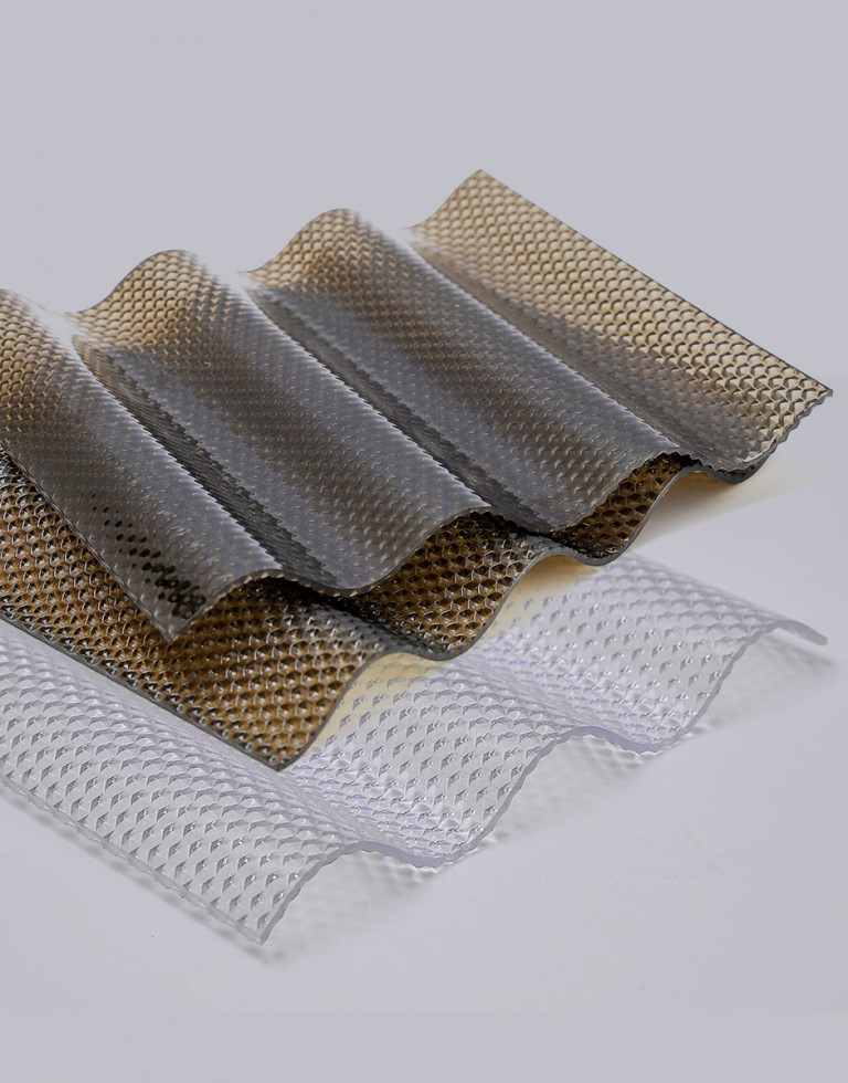 Vlnitý polykarbonát - moderné riešenie pre presvetlenie a odolnosť